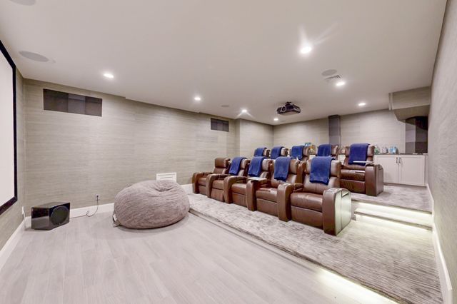 370 Grove St, Needham, MA 02492