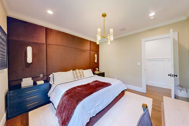 370 Grove St, Needham, MA 02492