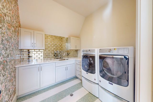 370 Grove St, Needham, MA 02492