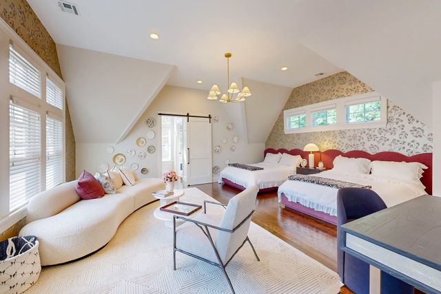 370 Grove St, Needham, MA 02492