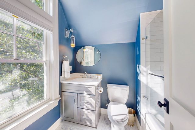 370 Grove St, Needham, MA 02492