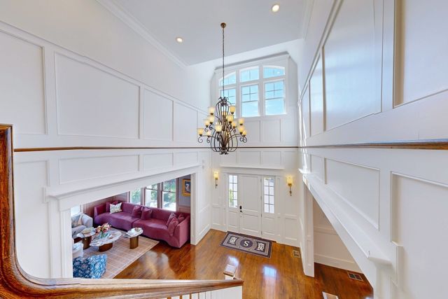 370 Grove St, Needham, MA 02492