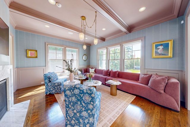 370 Grove St, Needham, MA 02492