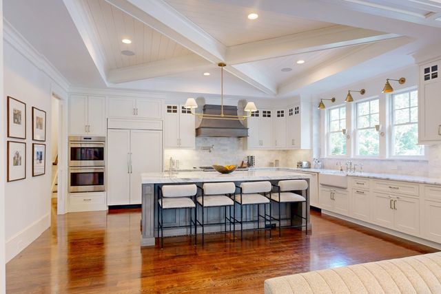 370 Grove St, Needham, MA 02492