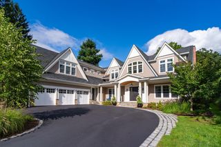 370 Grove St, Needham, MA 02492