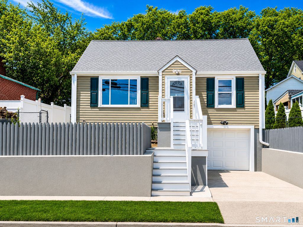 59 Carnegie Avenue, Bridgeport, CT 06610