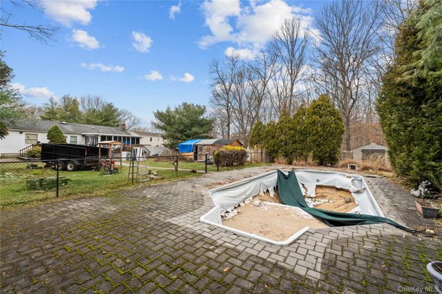 147 Horseblock Road, Centereach, NY 11720