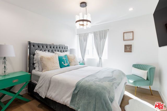 18721 Hatteras Street 10, Tarzana (los Angeles), CA 91356