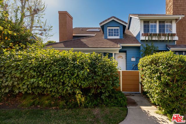 18721 Hatteras Street 10, Tarzana (los Angeles), CA 91356