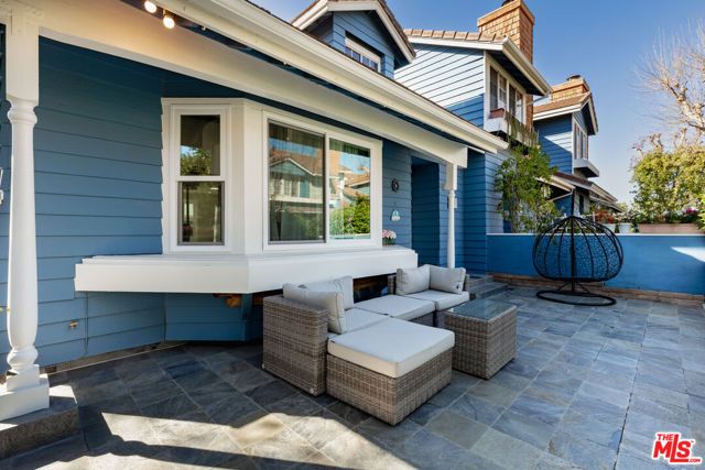 18721 Hatteras Street 10, Tarzana (los Angeles), CA 91356