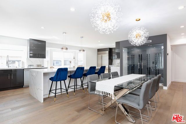 18721 Hatteras Street 10, Tarzana (los Angeles), CA 91356