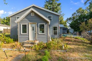 510 W Oakridge Ridge, Greenville, MI 48838