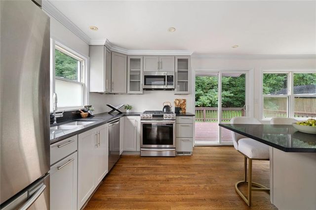 1097 Shepherds Lane NE, Atlanta, GA 30324