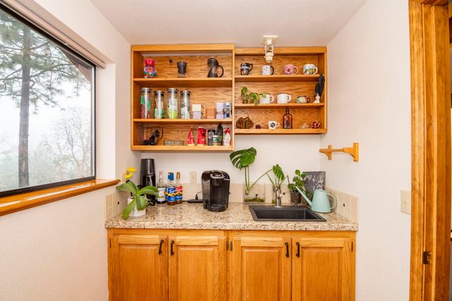 711 Cienaga Lane, Grants Pass, OR 97526