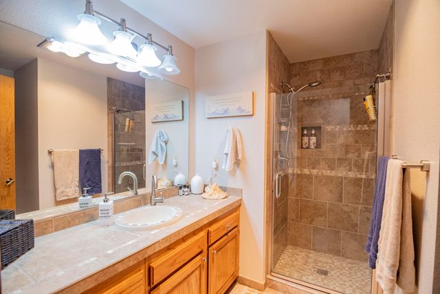 711 Cienaga Lane, Grants Pass, OR 97526