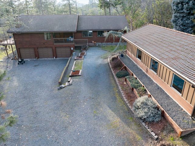 711 Cienaga Lane, Grants Pass, OR 97526