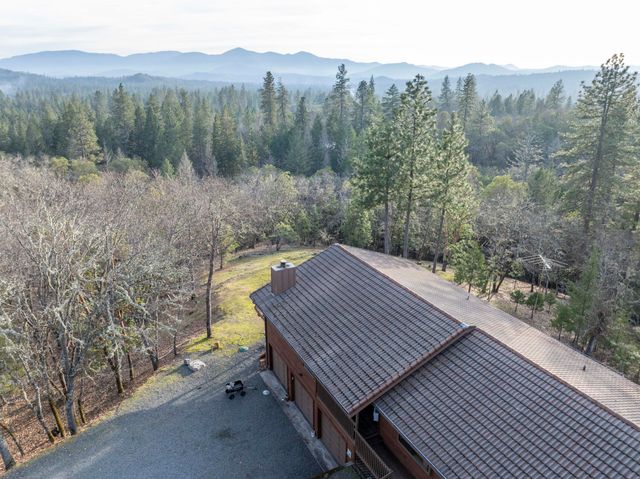 711 Cienaga Lane, Grants Pass, OR 97526