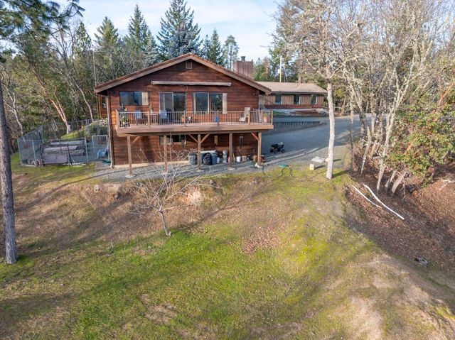 711 Cienaga Lane, Grants Pass, OR 97526