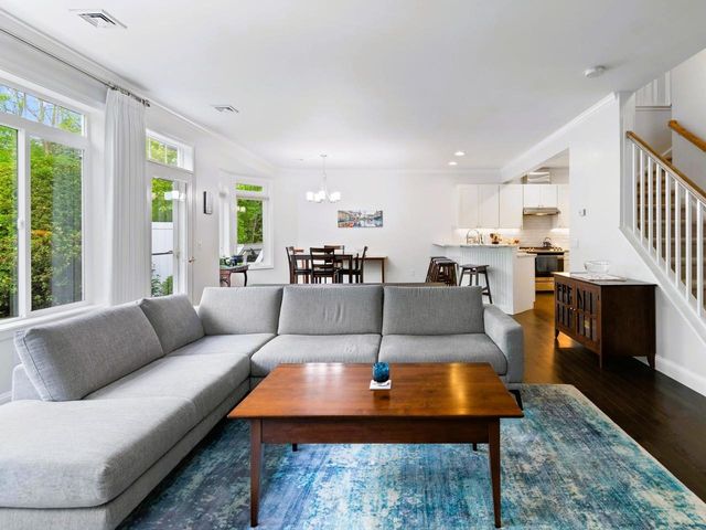 21 Mockingbird Lane, South Burlington, VT 05403