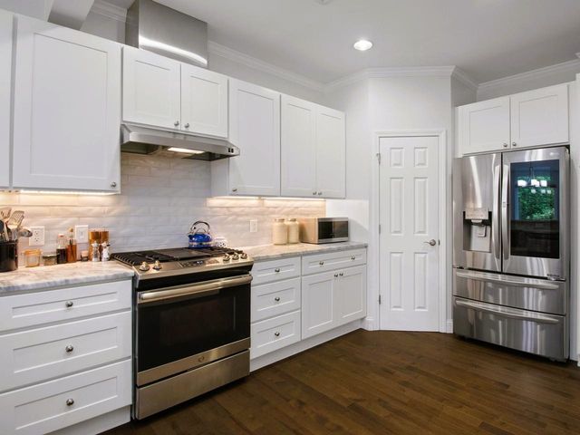21 Mockingbird Lane, South Burlington, VT 05403