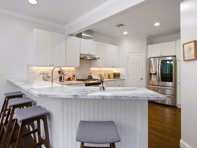 21 Mockingbird Lane, South Burlington, VT 05403