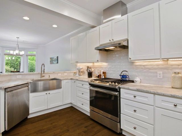 21 Mockingbird Lane, South Burlington, VT 05403