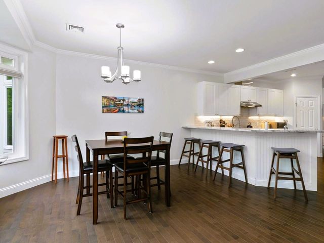 21 Mockingbird Lane, South Burlington, VT 05403