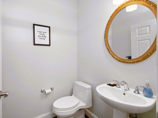 21 Mockingbird Lane, South Burlington, VT 05403