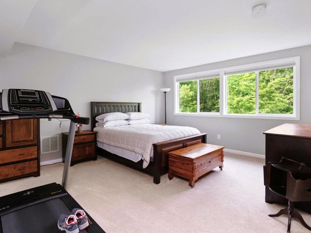 21 Mockingbird Lane, South Burlington, VT 05403