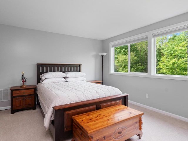 21 Mockingbird Lane, South Burlington, VT 05403