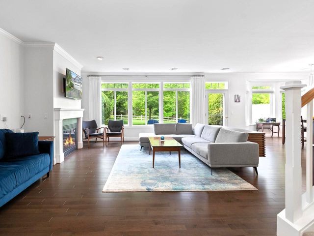 21 Mockingbird Lane, South Burlington, VT 05403