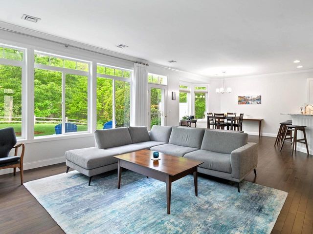 21 Mockingbird Lane, South Burlington, VT 05403