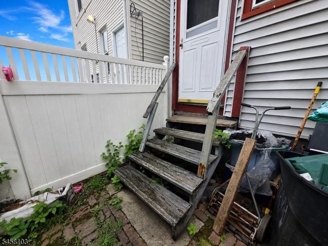 744 Trumbull St, Elizabeth City, NJ 07201