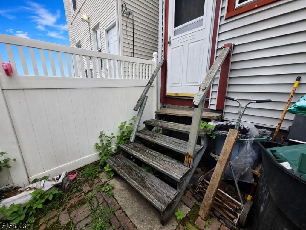 744 Trumbull St, Elizabeth City, NJ 07201 — photo 4