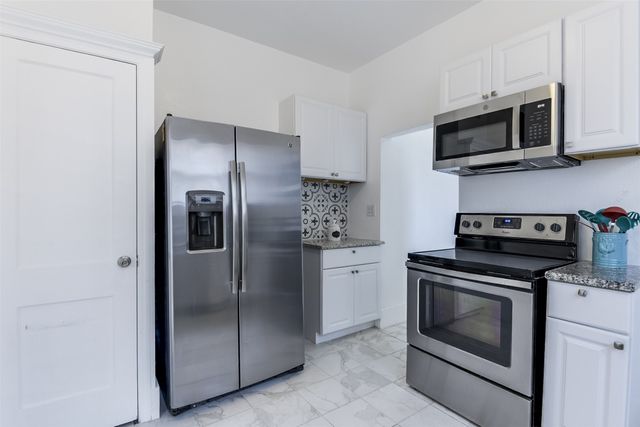 3002 S Jennings, Fort Worth, TX 76110