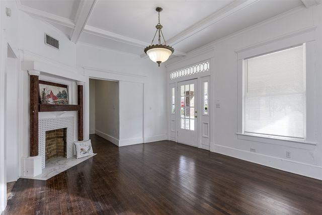 3002 S Jennings, Fort Worth, TX 76110