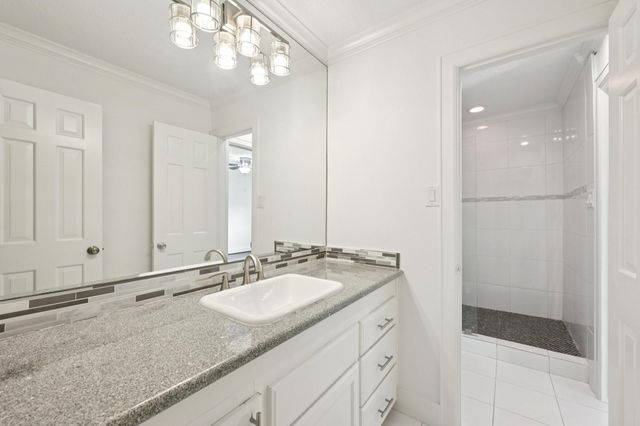 1302 Riverview Circle, Houston, TX 77077