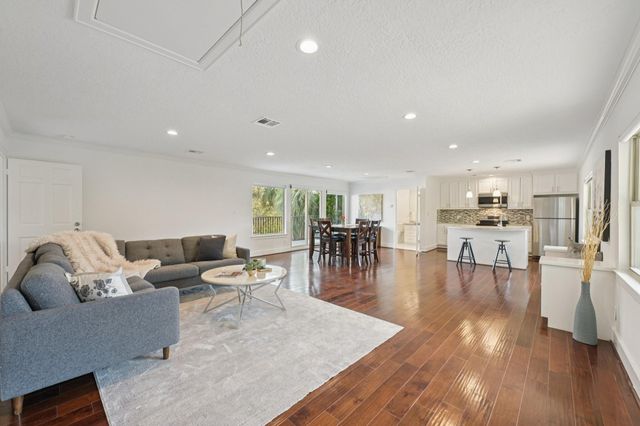 1302 Riverview Circle, Houston, TX 77077