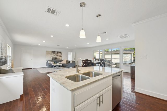 1302 Riverview Circle, Houston, TX 77077