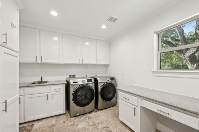 1302 Riverview Circle, Houston, TX 77077