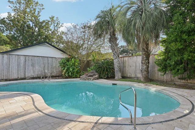 1302 Riverview Circle, Houston, TX 77077