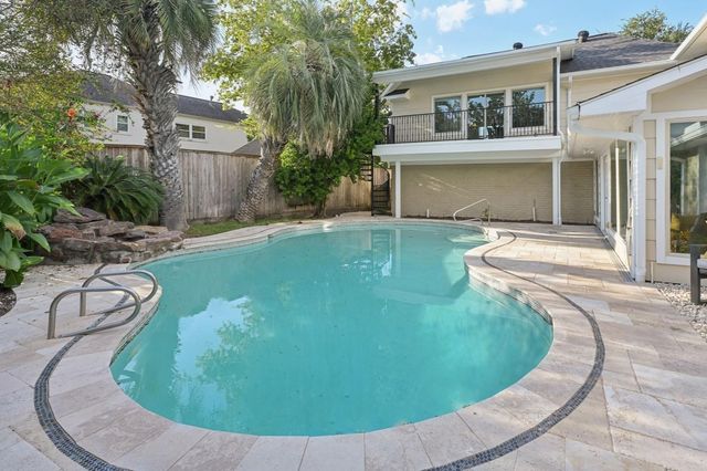 1302 Riverview Circle, Houston, TX 77077