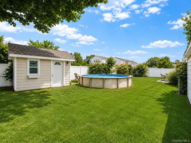 301 W 22nd Street, Deer Park, NY 11729