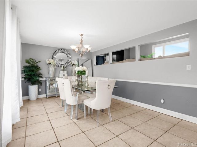 301 W 22nd Street, Deer Park, NY 11729