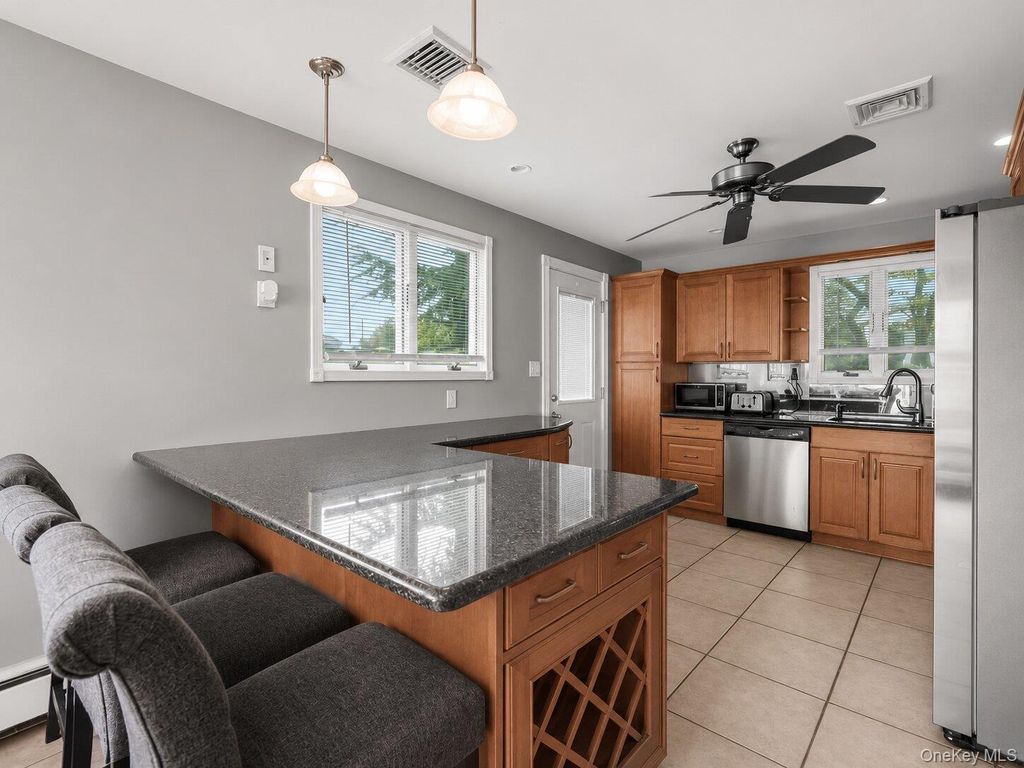 301 W 22nd Street, Deer Park, NY 11729 — photo 4