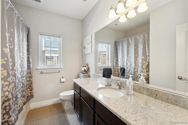 5662 Arbor Chase Drive, Ann Arbor, MI 48103