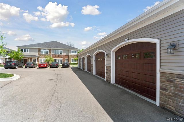 5662 Arbor Chase Drive, Ann Arbor, MI 48103