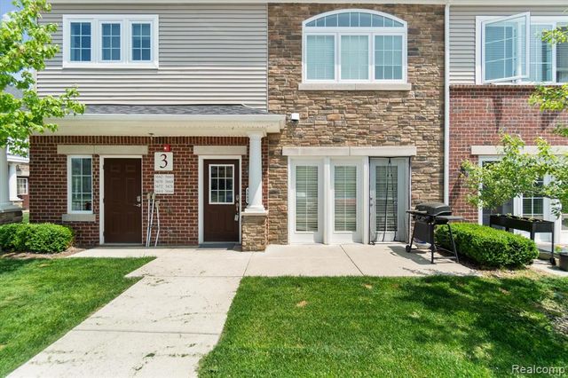 5662 Arbor Chase Drive, Ann Arbor, MI 48103