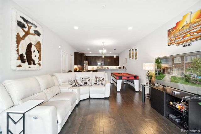 5662 Arbor Chase Drive, Ann Arbor, MI 48103