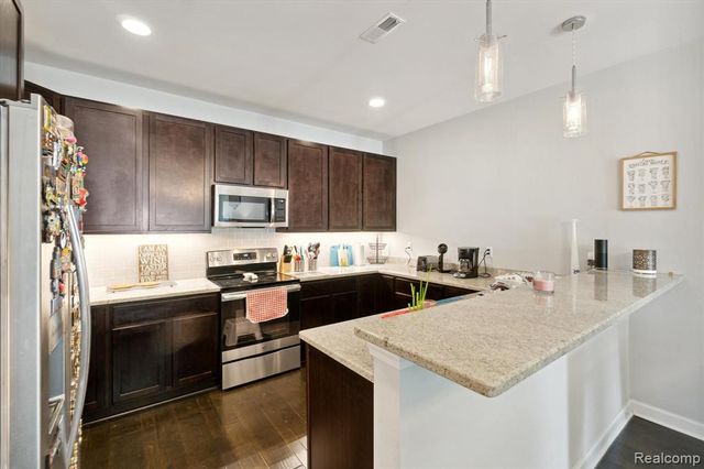 5662 Arbor Chase Drive, Ann Arbor, MI 48103